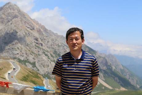 说明:D:\2014年九寨沟\黄龙雪宝鼎8.JPG